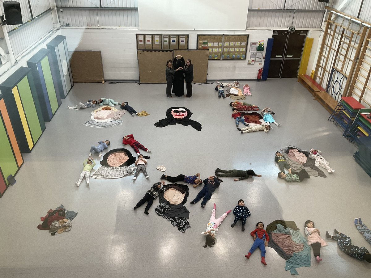 Just wrapped up *Not Now Noor* for <a href="/WorldBookDayUK/">World Book Day UK 📚</a> , we created large-scale hijabs in our school hall, using our previous work on shades and textures. A vibrant celebration of culture and literature! 🌍📚✨ #WorldBookDay <a href="/Scholastic/">Scholastic</a> <a href="/SchoolReading/">School Reading List</a> <a href="/twinkleyschools/">Twinkl EY in Schools</a> #educhat