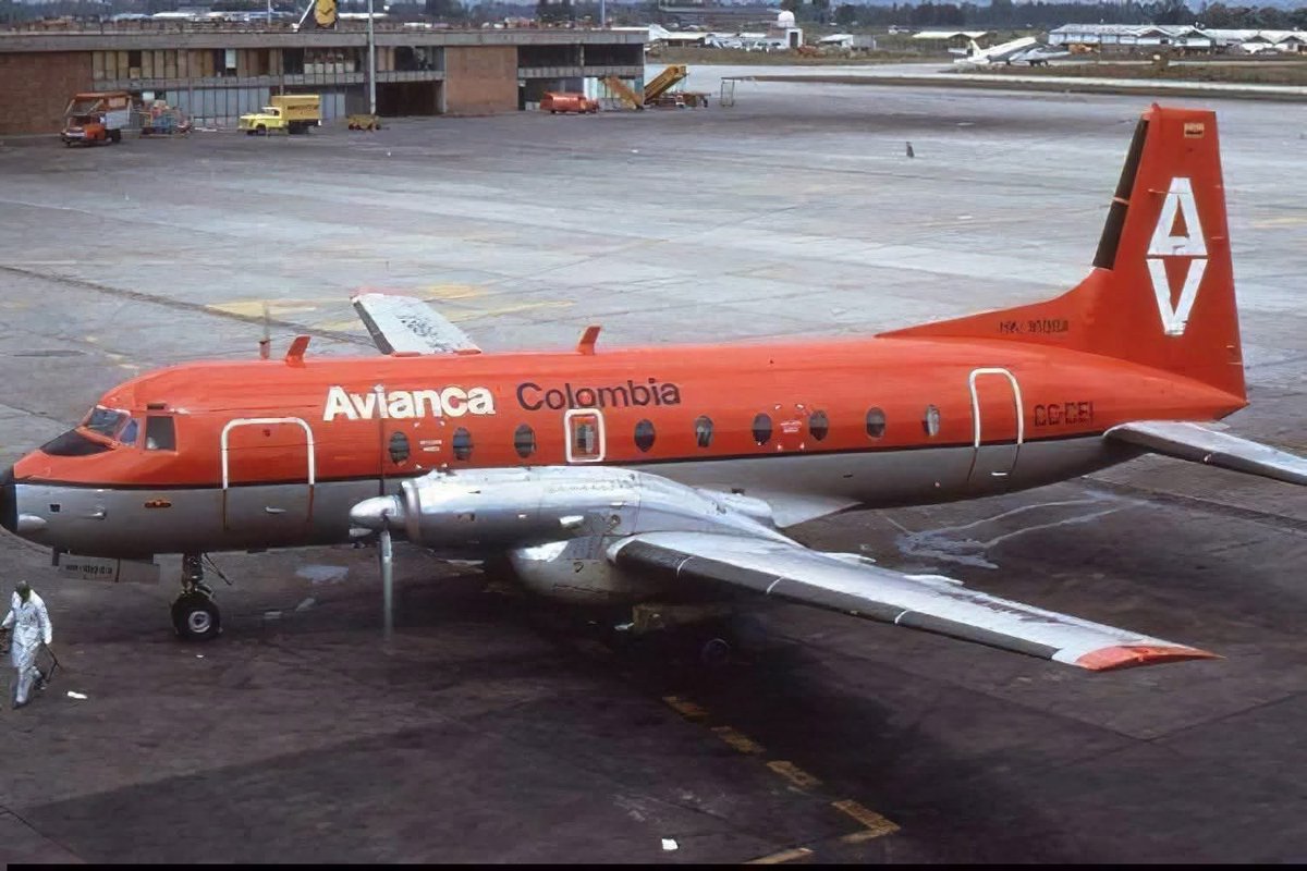 n194at's tweet photo. Avianca
Hawker Siddeley HS 748 Series 2A
Reg: HK-1698X
BOG/SKBO Bogota El Dorado Airport
Date: 1974/75
Photo credit dra 
#AvGeek #Airline #Aviation #AvGeeks #Hawker #HS748 #BOG #Bogota #Colombia #Avianca @avianca 🇨🇴 https://t.co/EPPDatKW82