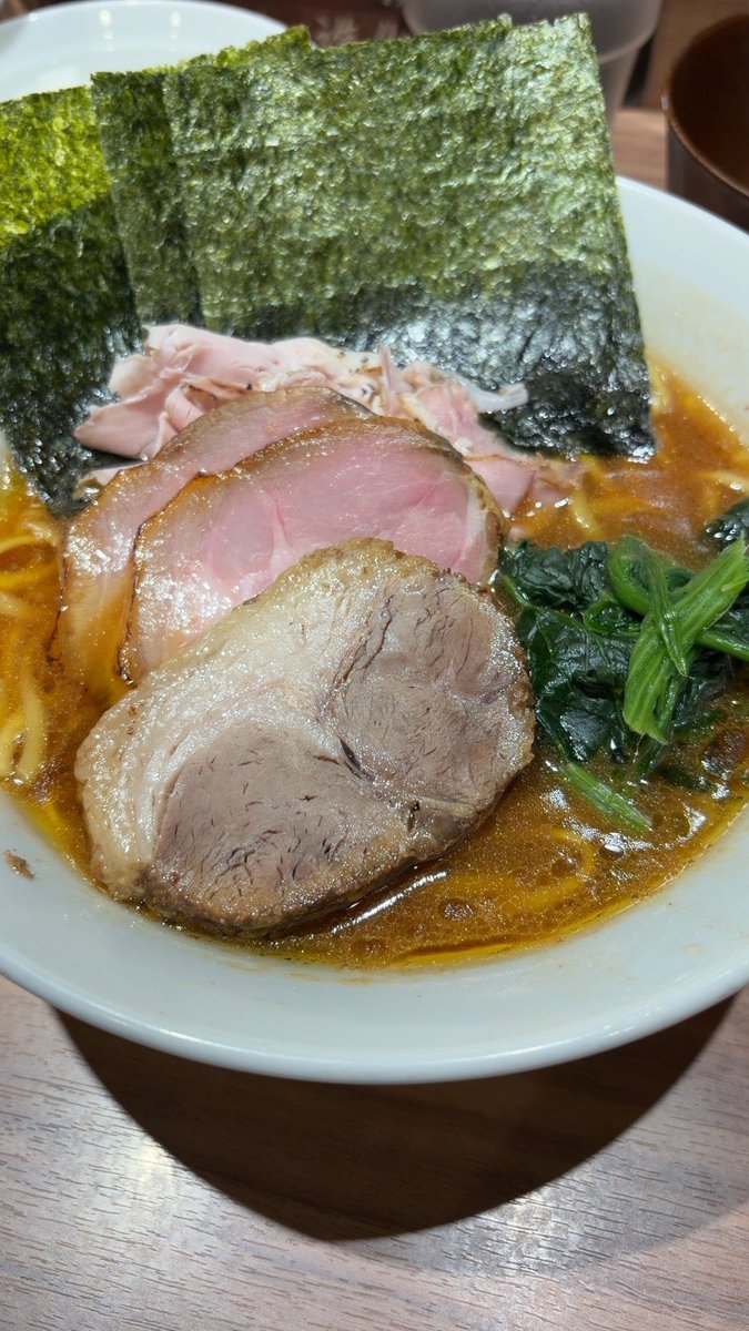 PingpongYuuta's tweet photo. 今日はTKYカップ
バックを謎ラバーに変えて臨んだが意外と良き。ただ弾まなすぎて逆にコントロールが難しい😓
勝ち数が多かったので食品詰め合わせをゲット。

そしていつものように煌びやかな夜のラーメン屋に吸い込まれた… https://t.co/3Uxr1YhEY8