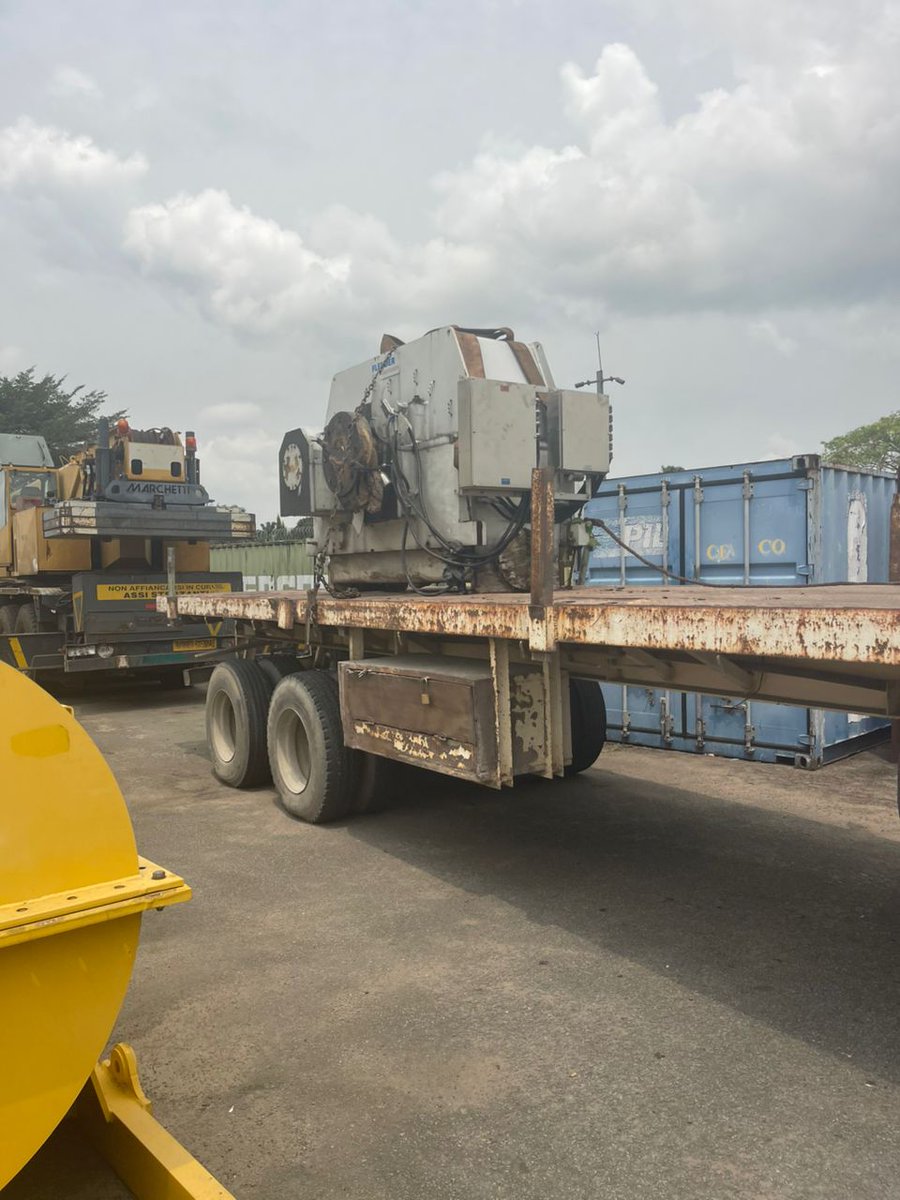 emeraldcfze's tweet photo. Gearbox movement in progress. Warehouse to unit installation.

Rigging expertise on display. Load points, weight distribution, movement sequence. Done methodically, no shortcuts.
#Rigging #GearboxInstallation #IndustrialMaintenance #EmeraldIndustrial #HeavyLifting #Nigeria https://t.co/vnPly2G40t
