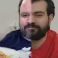 Just a little side-by-side purely for comparison. 🤷‍♀️ #FoodieBeauty #Peetz #Salah #GorlWorld #LolCow