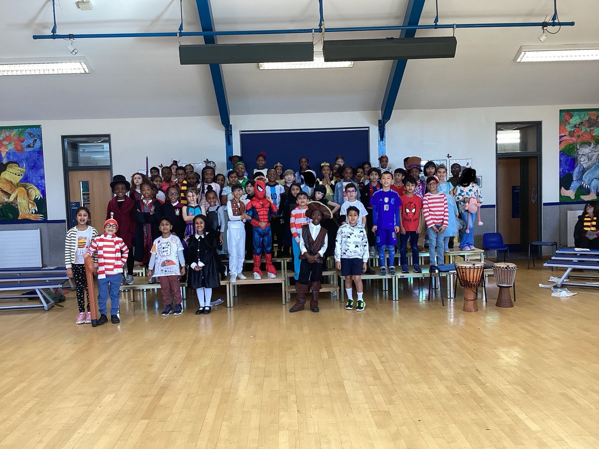 ststephenscps's tweet photo. #Year3 have enjoyed dressing up as book characters as part of our #WorldBookDay celebrations! #BookWeek #English https://t.co/TnSXaSD38o