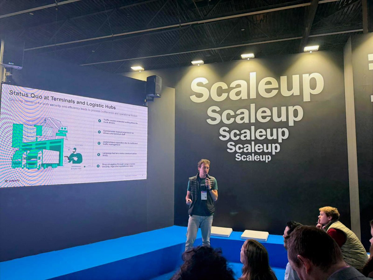 Port de Barcelona tweet media