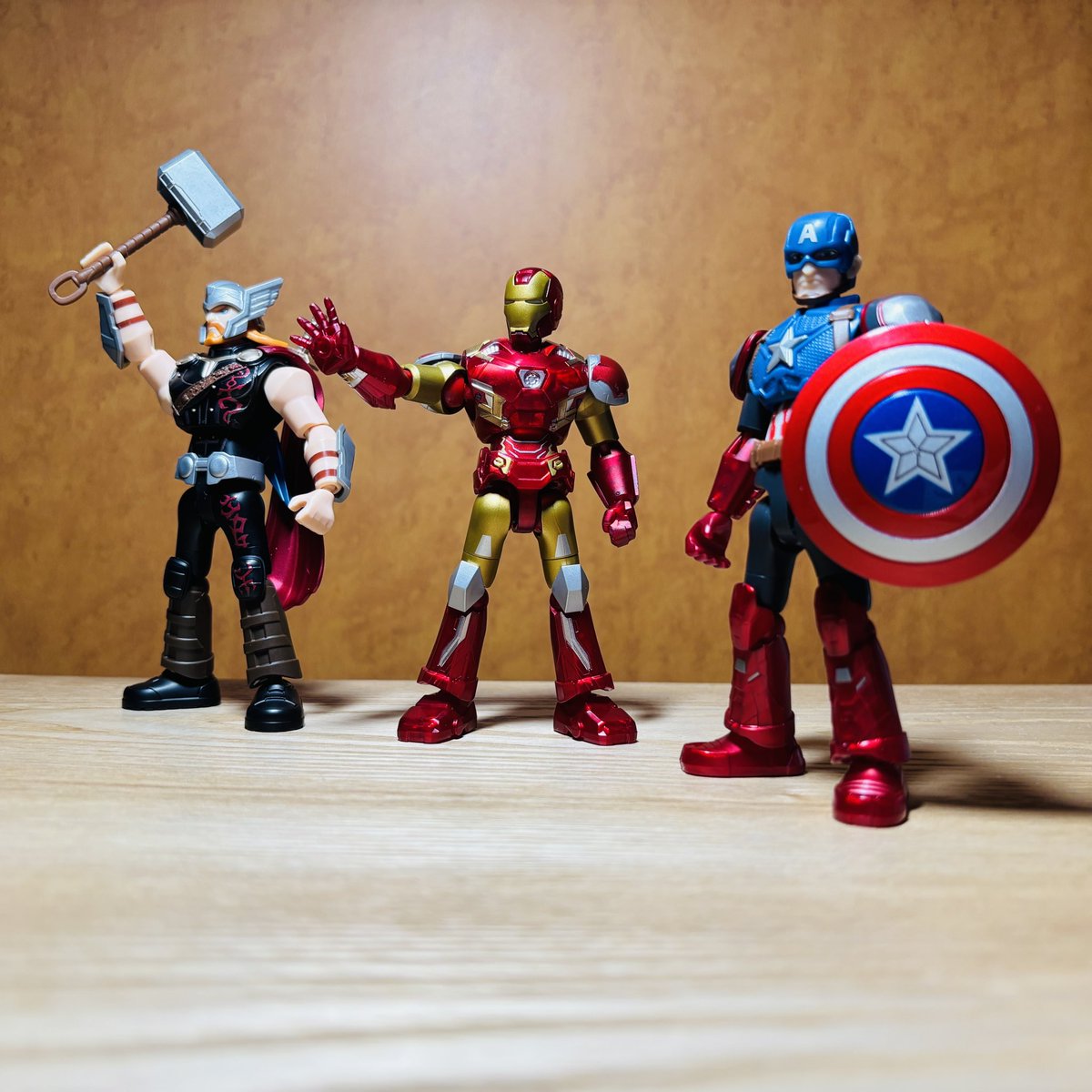 duck_ace31's tweet photo. BLOKEESカスタムでBIG3！
#BLOKEES
#Marvel https://t.co/ZeTc861IX2