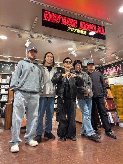 TOWER_Shibuya's tweet photo. 【#SunsetRollercoaster / #落日飛車】
本日来日記念イベントをご参加いただき、
イベントが無事にできまして、
誠にありがとうございました!🙇
メンバーさんとスタッフさんお疲れ様でした👏
頂いてるサインは7Fにて展示させて頂きますので、
もし良かったら遊びに来てくださいね✨✨(22) https://t.co/kP2BfGEE8C