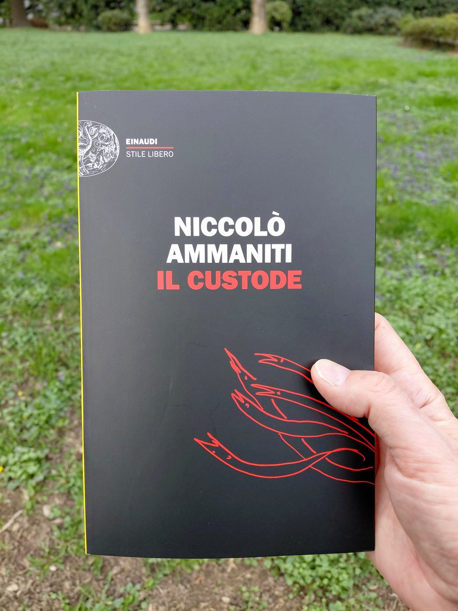 Basil_73's tweet photo. Leggendo il risvolto di copertina, ho pensato a H.P.Lovecraft. Sono curioso, come sempre, di vedere dove andrà a parare #Ammaniti con questo nuovo #IlCustode 
@Einaudieditore https://t.co/HLa093O8Od