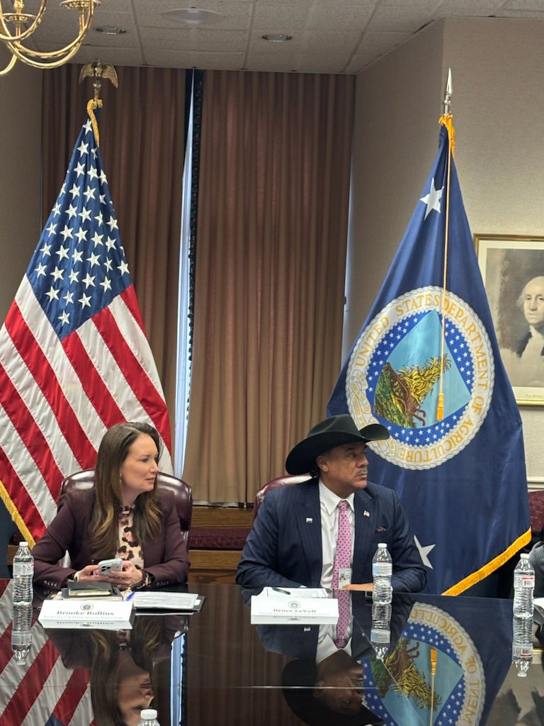 Bruce_LeVell's tweet photo. Incredible event with @SecRollins  welcoming our 1890 HBCU land-grant universities strengthening partnerships and renewing an MOU to expand scholarships, research, and talent pipelines for rural America. Other universities in attendance are supporting Make America Healthy Again while developing solutions to eliminate food deserts in urban America. 🇺🇸🌱 @USDA  #MAHA