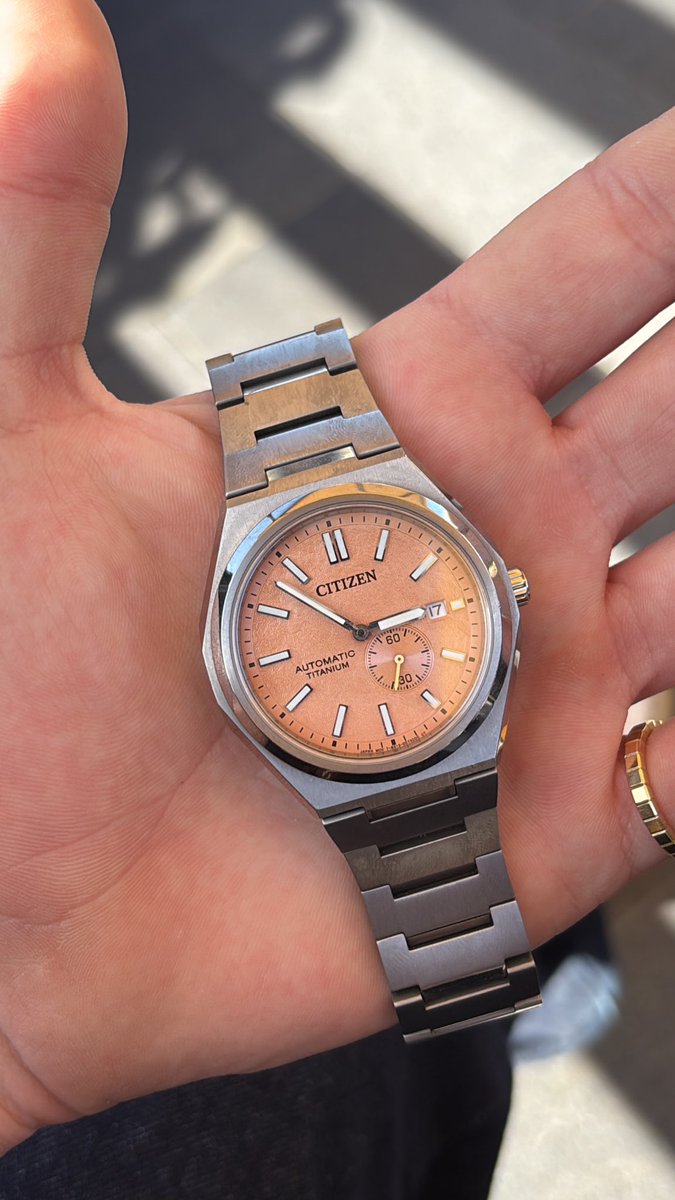 Salut tout le monde ! 
Je vend ma Citizen Zenshin cadran saumon pour 300€ !