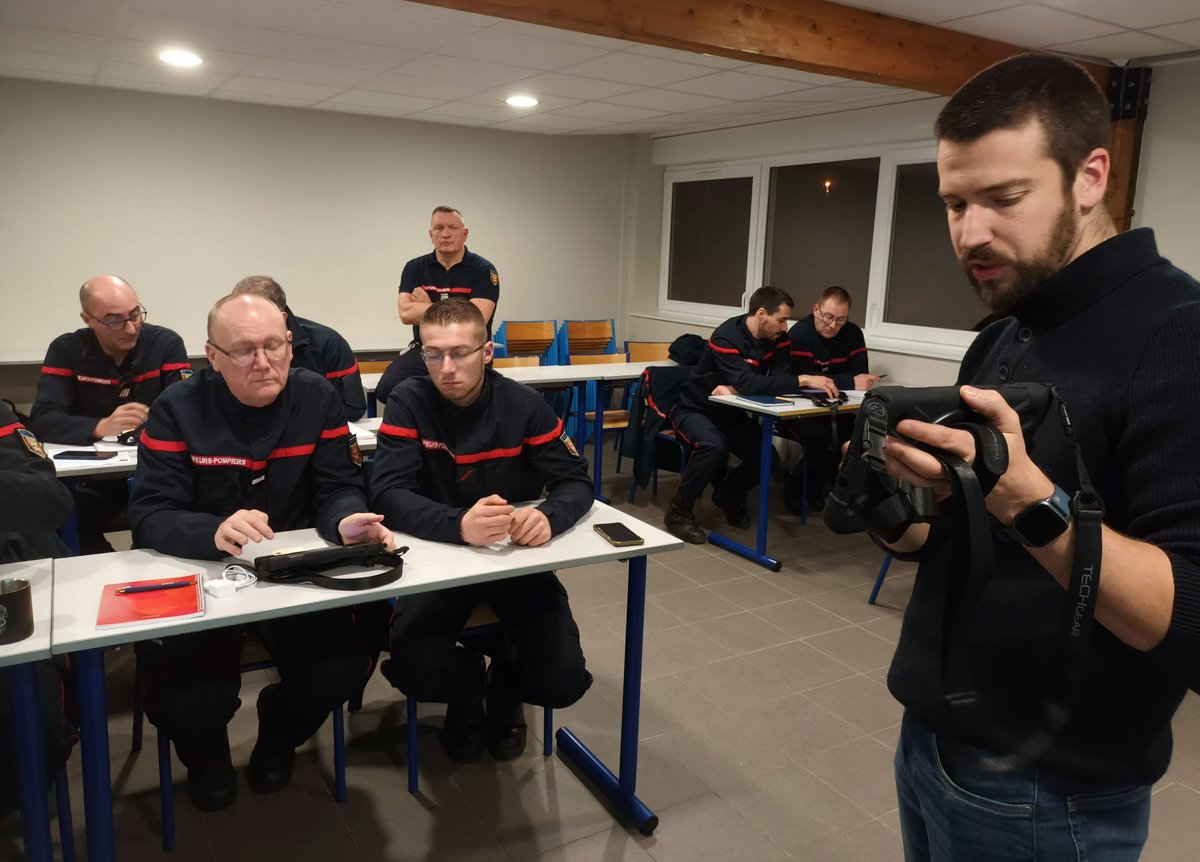 Sapeurs-Pompiers 50 tweet media