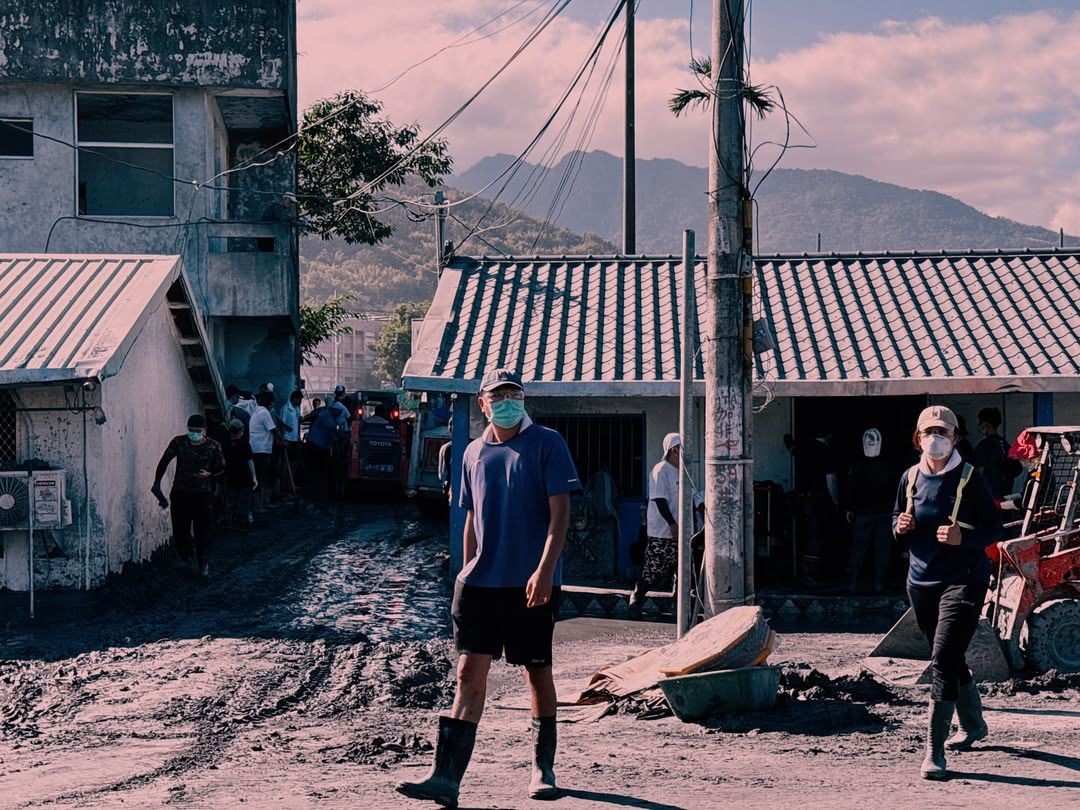 Emily lauri tweet media