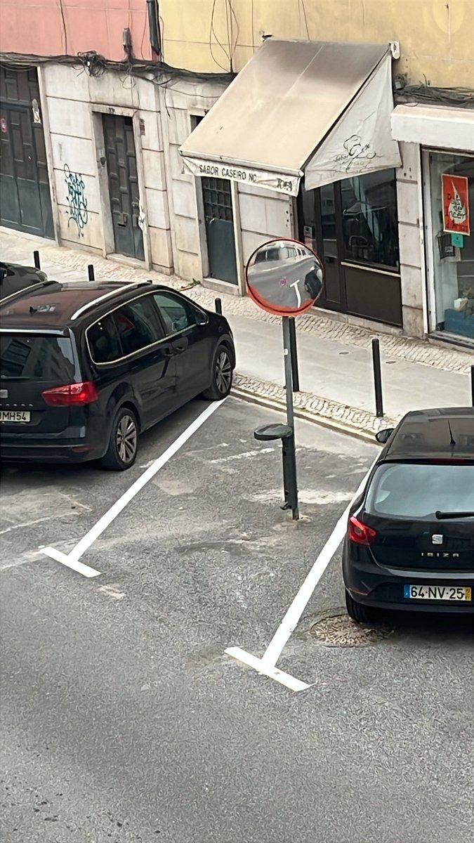 ritamiramarques's tweet photo. É uma obra portuguesa, com certeza https://t.co/I5iVdEKdHe