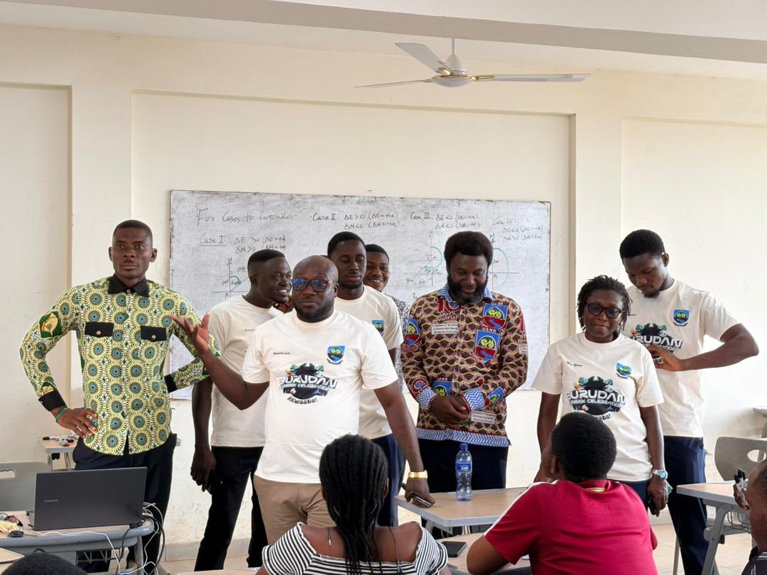 UenrDC's tweet photo. The MCE joined for the seminar and continued to visit the various lecture halls to address students on government plans and the way forward for a good community-university relationship.
#Burundaniweekcelebration #Dormaacampus #Src https://t.co/4qJD1k64mV