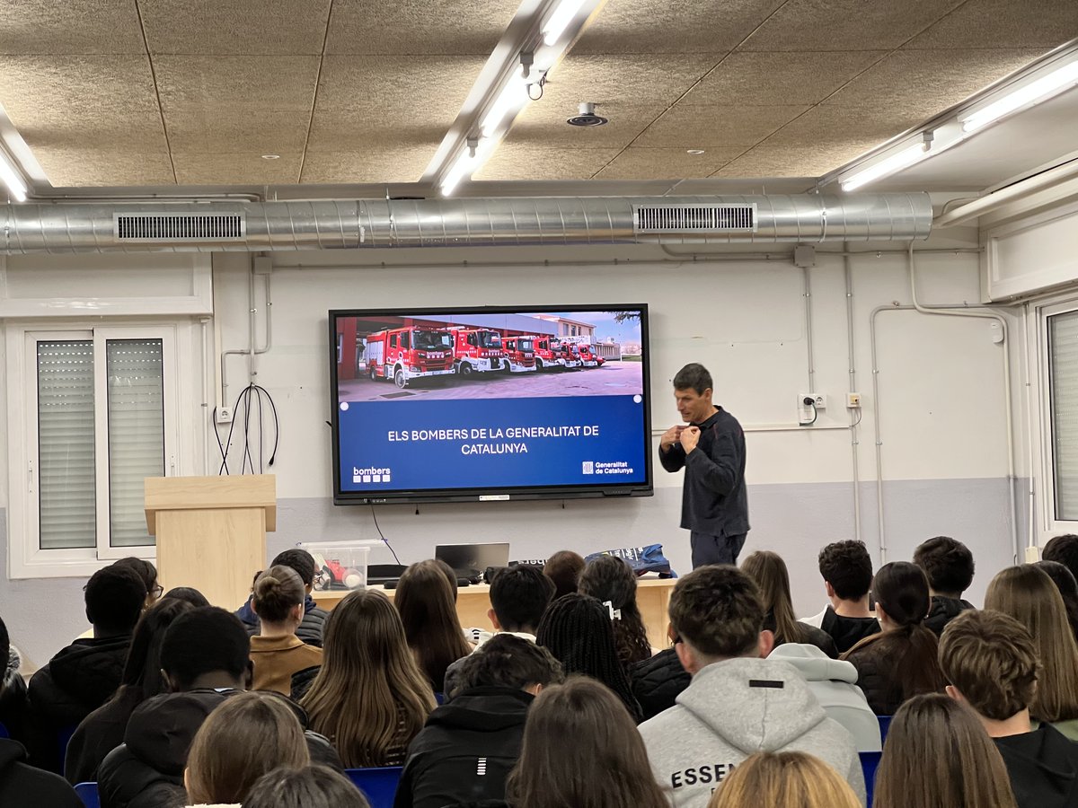 INS Almenar tweet media