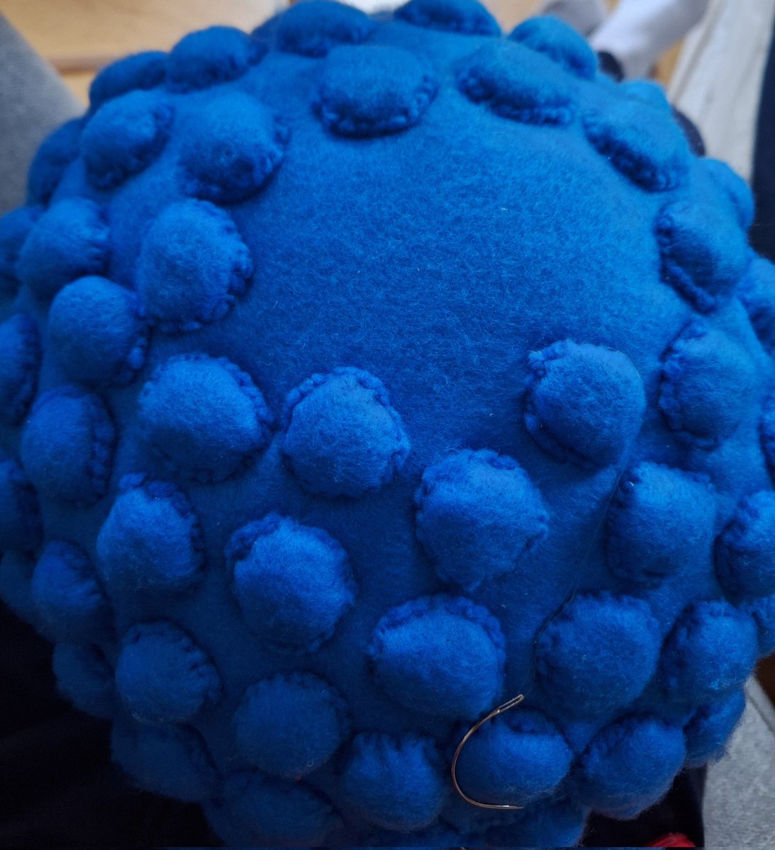 theartoflorcan's tweet photo. WIP - Jelly Spog.
#art #sculpture #3d #textiles #felt #fabric #softmaterials #candy #sweets #liquorice #allsorts #candinomicon #sewing #needleandthread #thread #misstitched #wip #workinprogess #unfinished #notfinished #irishart #irishartist #dublinartist #dublinart #lorcancassidy https://t.co/IvJsthi8xU