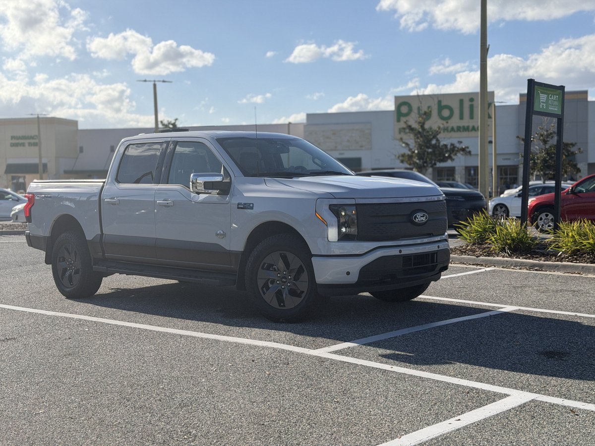 Tom Lightning tweet media