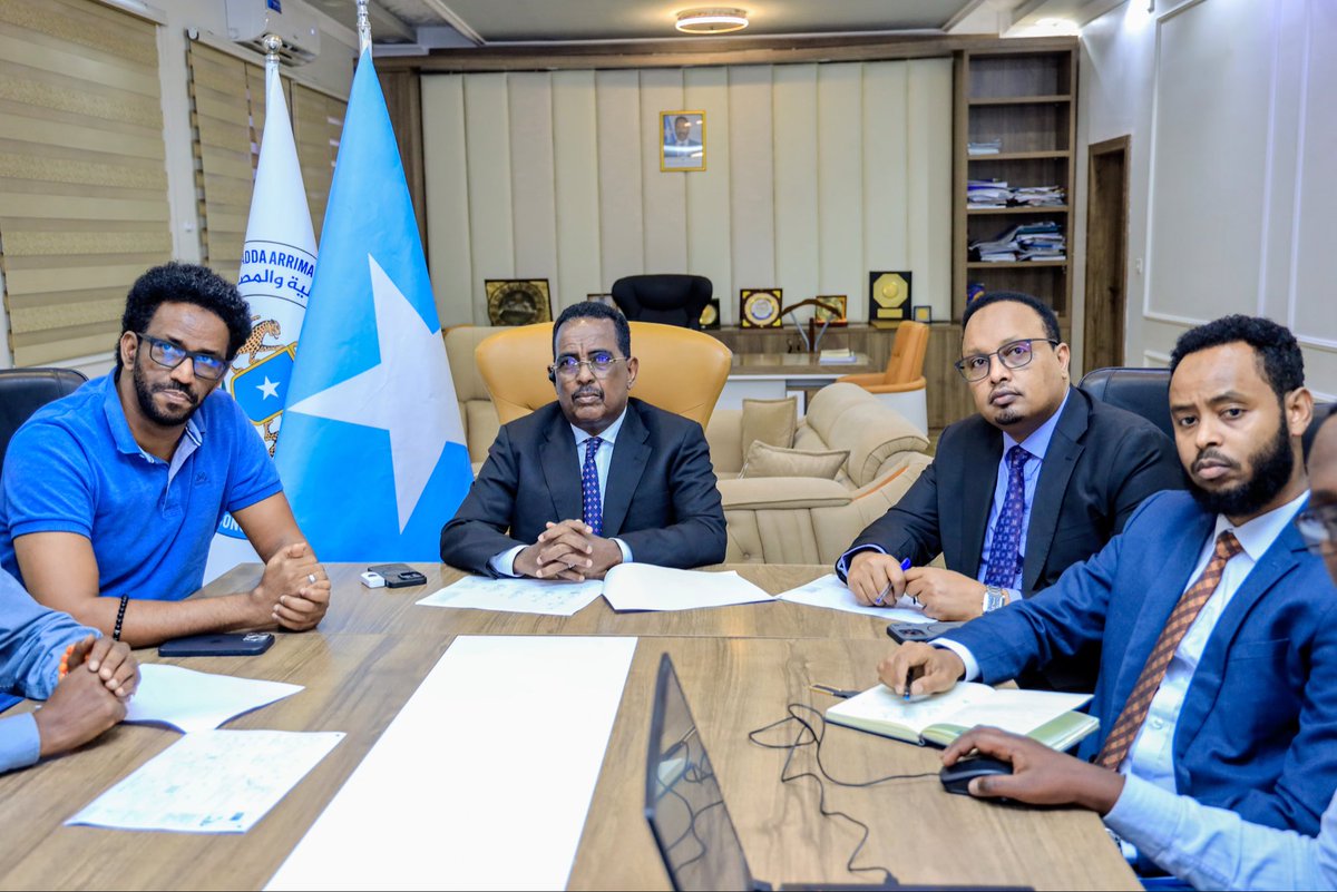 MoIFARSomalia's tweet photo. The Minister of Interior, Federal Affairs and Reconciliation of the Federal Government of Somalia, H.E @AliYusufHosh, met with the Country Director of NIS Foundation, Kassim Gabowduale, to discuss the completion of the Ministry’s headquarters and cooperation priorities for 2026.

The meeting, attended by Deputy Minister H.E @AHakimAshkir and Director General of the Ministry @AbdulkadirEA, reviewed ongoing initiatives, identified actionable steps for the year ahead, and reaffirmed the Ministry’s commitment to advancing institutional development and strategic collaboration.