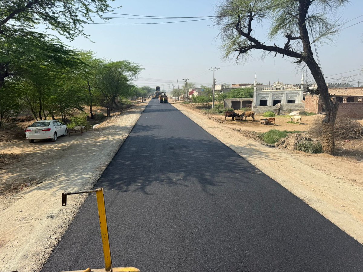 cwdpunjab's tweet photo. #سڑکیں_بحال_پنجاب_خوشحال
Under Chief Minister @MaryamNSharif Roads Restoration Program, Rehabilitation of Bhera Malikwal Shahpur Sahiwal Road Section Jhawarian to Shahpur (length 18.50 km) District #Sargodha
#roadsrestorationprogram #DevelopingPunjab #PunjabProgress https://t.co/rsCU0sY44h