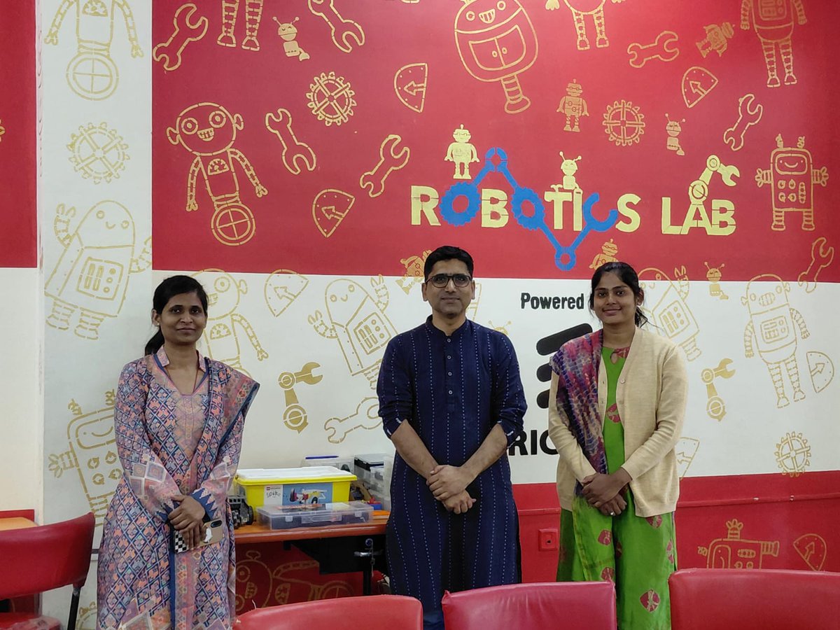 moineeorg's tweet photo. Moinee Foundation Founder Arvind Thanvi visited CM Rise Sandipani HSS, Bhopal.

Discussions with the school leadership focused on strengthening Robotics Lab activities &amp; exploring a Robotics Camp to expand hands-on learning.

#STEMEducation #RoboticsLearning #MoineeFoundation https://t.co/bPx9l9COb5