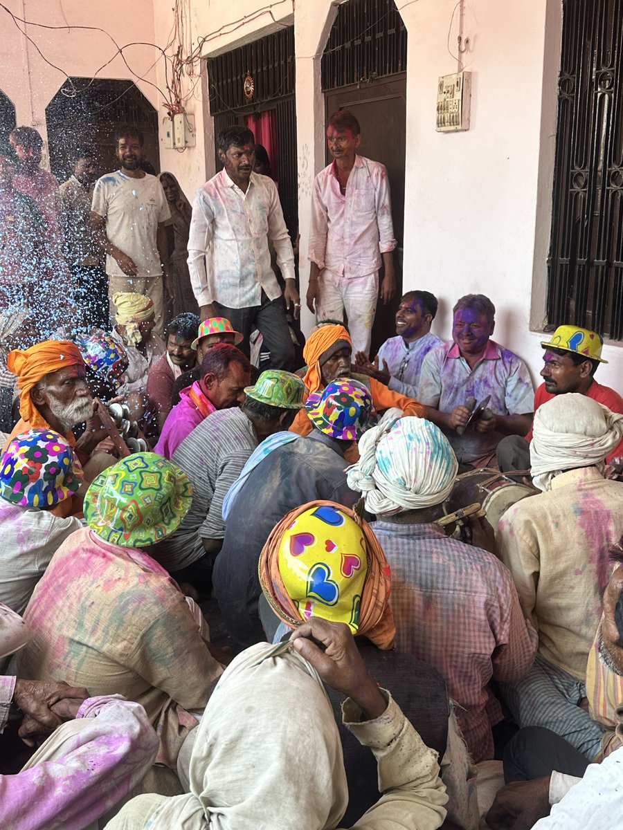 drmanojhamirpur's tweet image. प्रेम, सौहार्द, समरसता और समन्वय के अद्भुत पर्व होली के पावन अवसर पर हमीरपुर विधानसभा क्षेत्र से पधारे सभी सम्मानित जनों, कार्यकर्ताओं और क्षेत्रवासियों से आत्मीय मुलाकात कर होली की हार्दिक बधाई एवं शुभकामनाएं दी.. 

#HappyHoli
#hamirpur