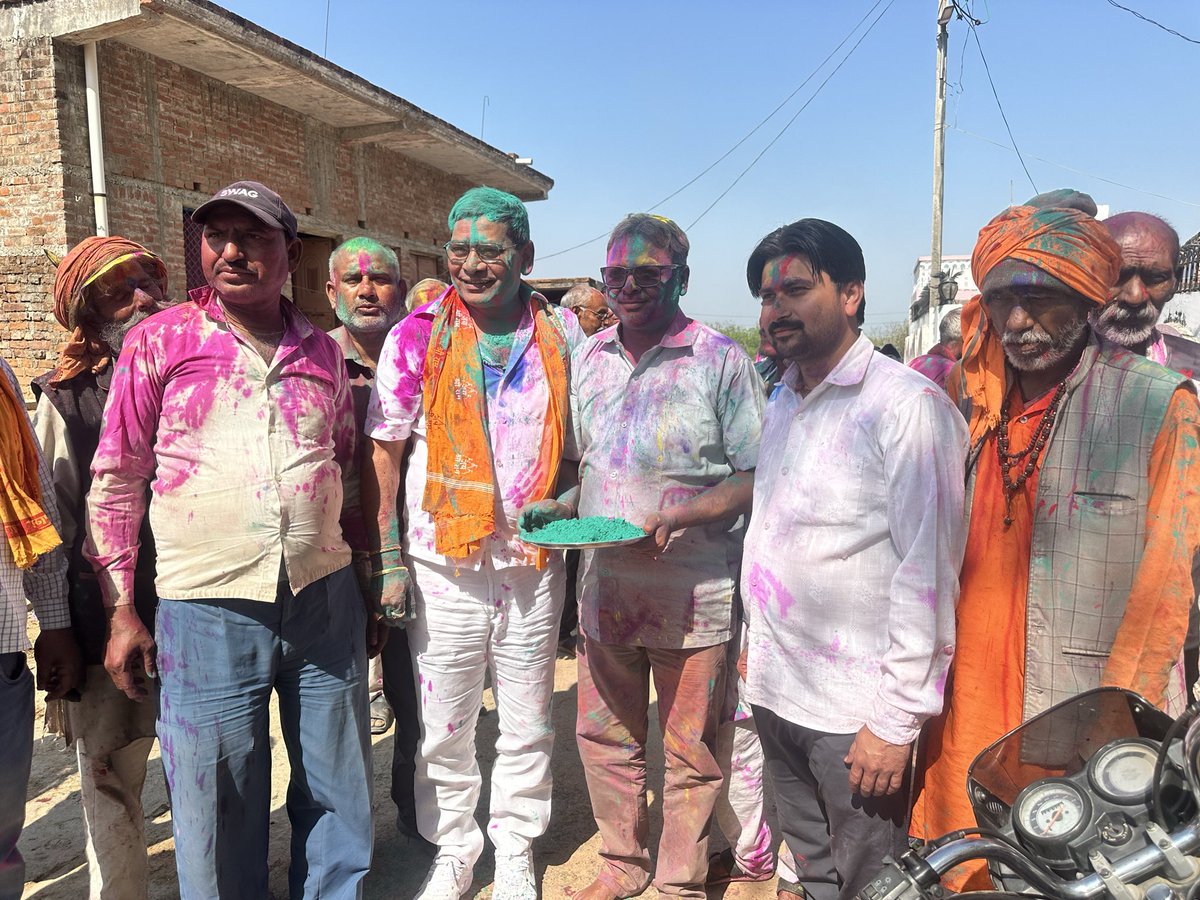 drmanojhamirpur's tweet image. प्रेम, सौहार्द, समरसता और समन्वय के अद्भुत पर्व होली के पावन अवसर पर हमीरपुर विधानसभा क्षेत्र से पधारे सभी सम्मानित जनों, कार्यकर्ताओं और क्षेत्रवासियों से आत्मीय मुलाकात कर होली की हार्दिक बधाई एवं शुभकामनाएं दी.. 

#HappyHoli
#hamirpur
