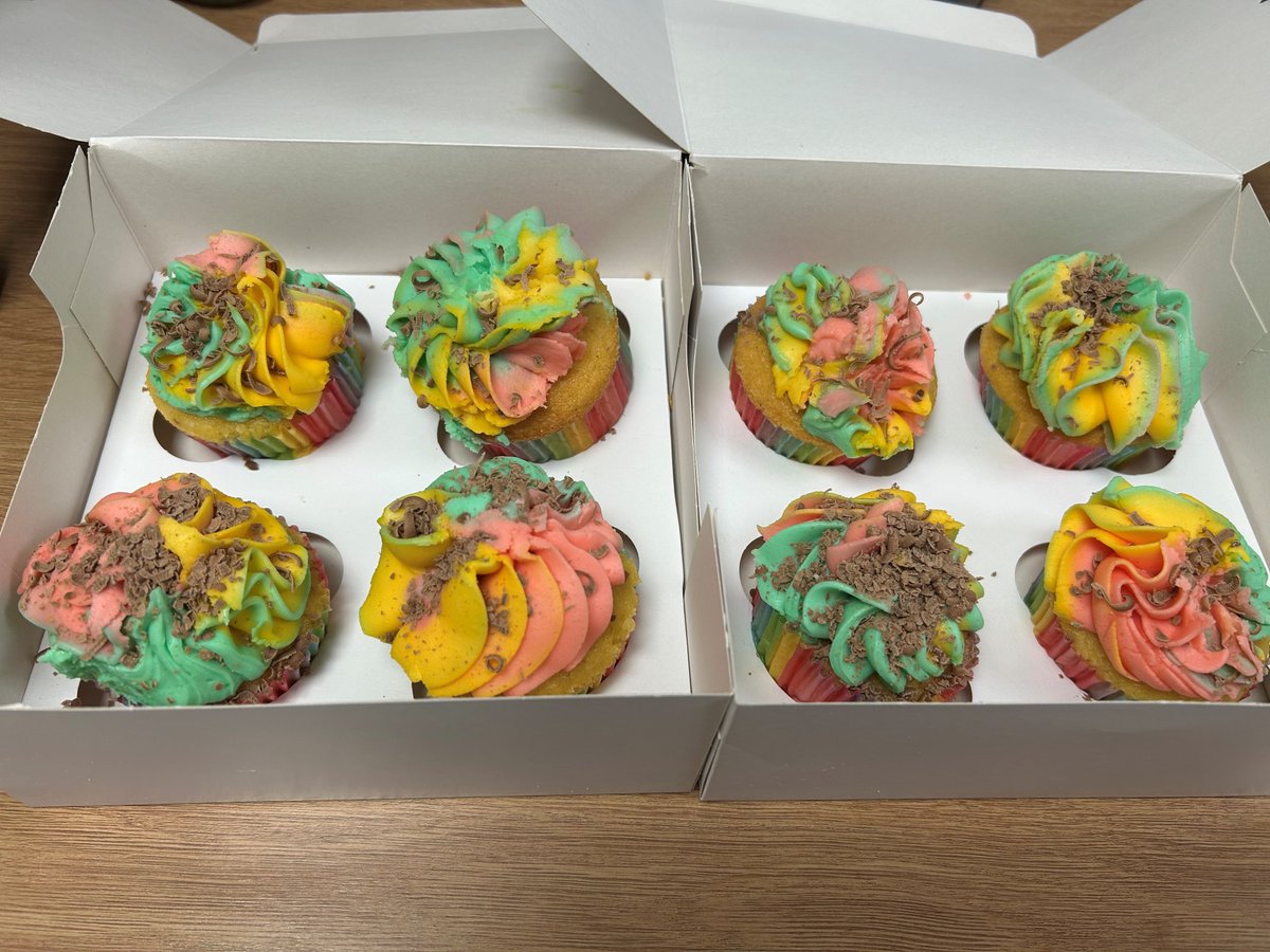 StopfordsAcc's tweet image. 🎉 Cupcake Surprise! 🎉

A huge thank you to @rumbles_vicar_water for brightening our day with the most delicious cupcakes! 🧁

Your kindness (and sweet treats!) brought big smiles to the whole office.🥰

#ThankYou #ClientLove #SweetSurprise #OfficeTreats #Rumbles