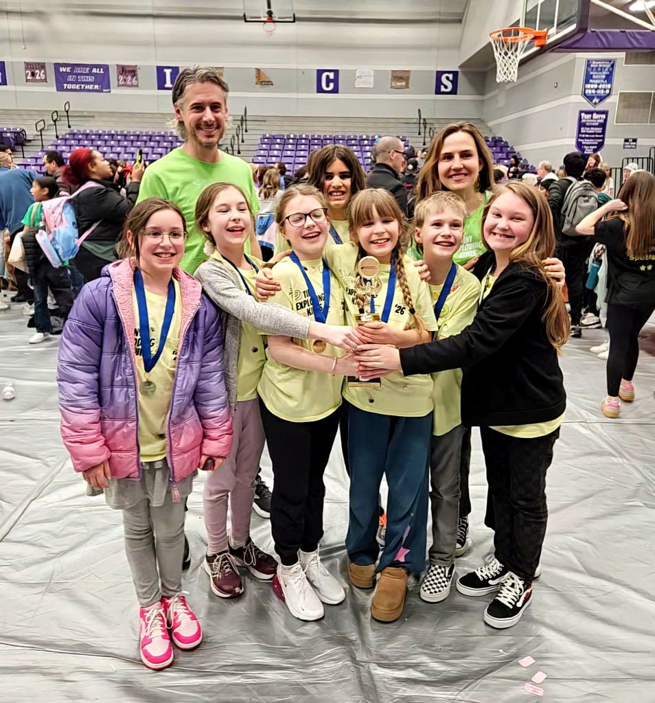 BaySchoolsOH's tweet photo. 13 BVCSD Destination Imagination teams competed at the Regional tournament, and 10 teams qualified for the State DI Tournament later this month in Cincy! Congrats to all the teams, volunteers &amp; moderator Leigh Ann Spratt! https://t.co/JBowHawa4g