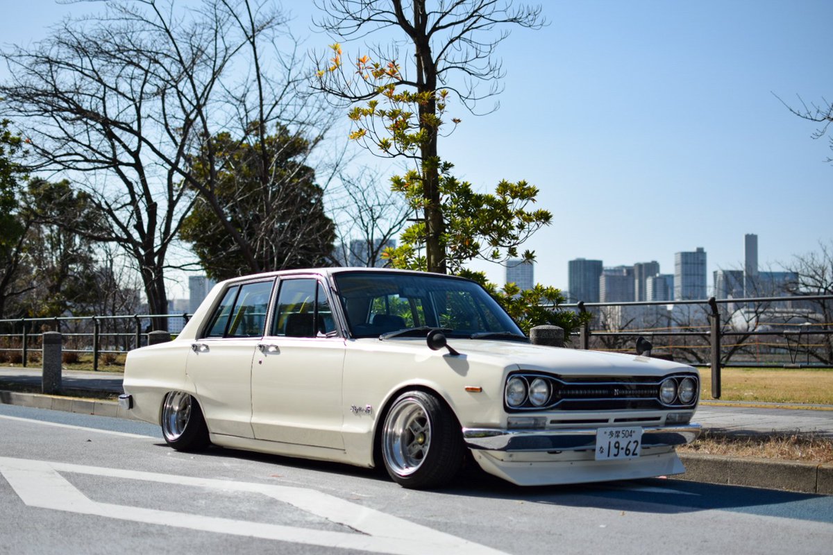 #見せてもらおうか君のセダンとやらを