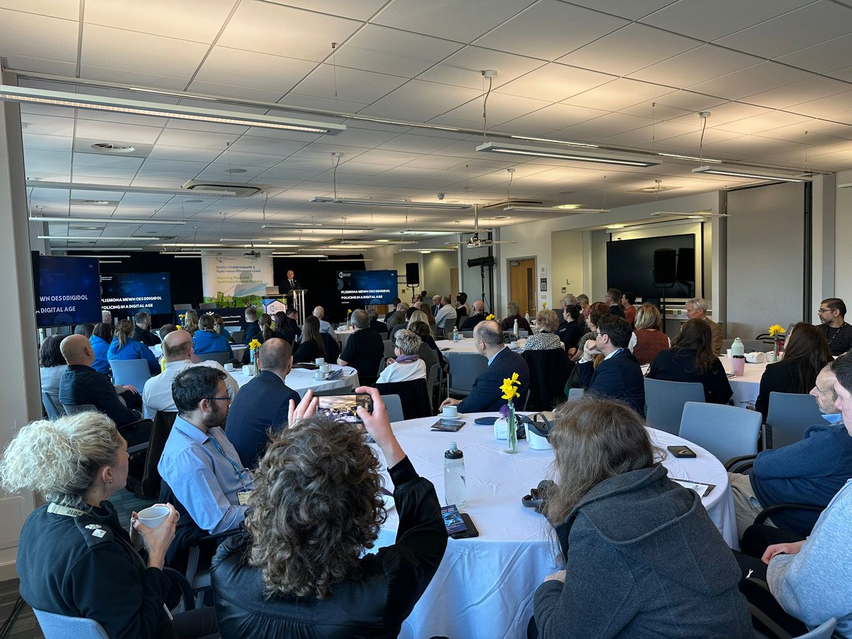 Com|Dyfed-Powys tweet media