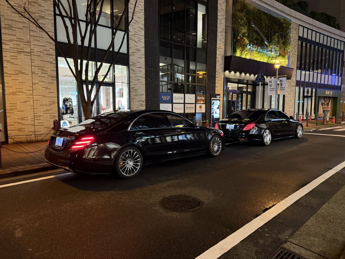 t_40000x's tweet photo. やっぱ黒やね👍 https://t.co/9hW0bkr9or