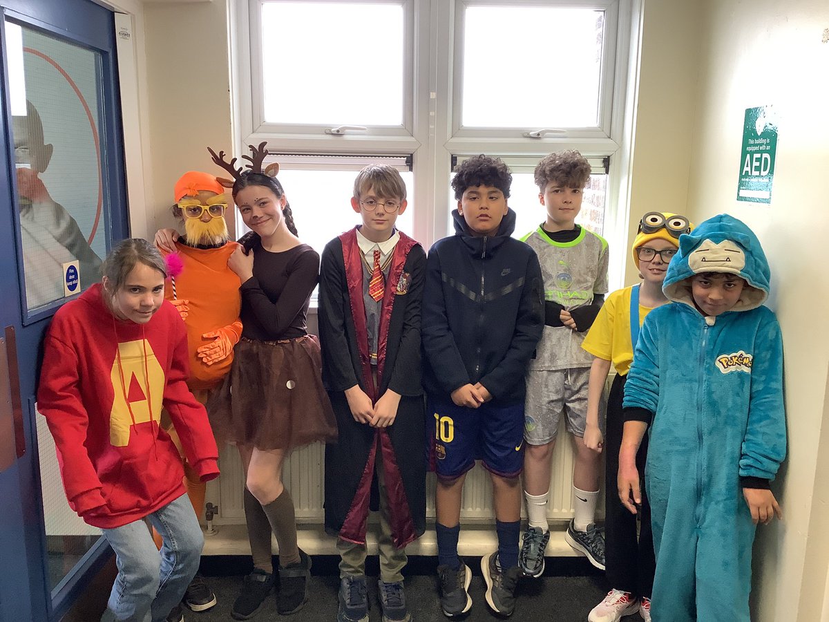 ReinwoodJuniors's tweet photo. #RJS6G are looking fantastic for #WorldBookDay
#RJSReading https://t.co/WDxA1b5A5p
