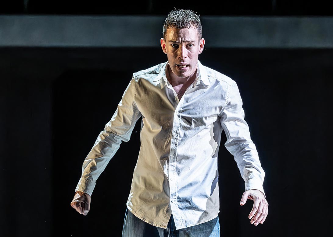 FilmUpdates's tweet photo. 2026 Olivier Awards Nominations - Best Actor

• Bryan Cranston, All My Sons
• Sean Hayes, Good Night, Oscar
• Tom Hiddleston, Much Ado About Nothing
• Jack Holden, Kenrex
• David Shields, Punch https://t.co/gGhyARnJcs