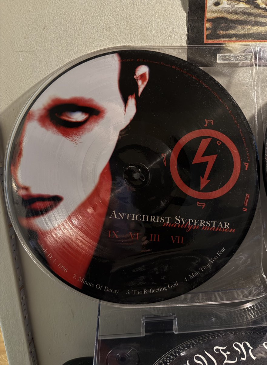 Coma Von Paris ↯ tweet media