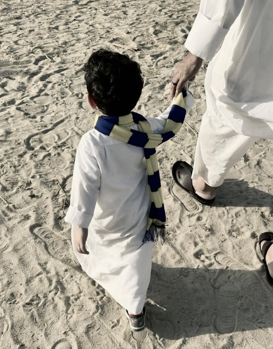 زوجوه وراح ينسى النصر ويعقل :

 اول مولود لي 💛💙