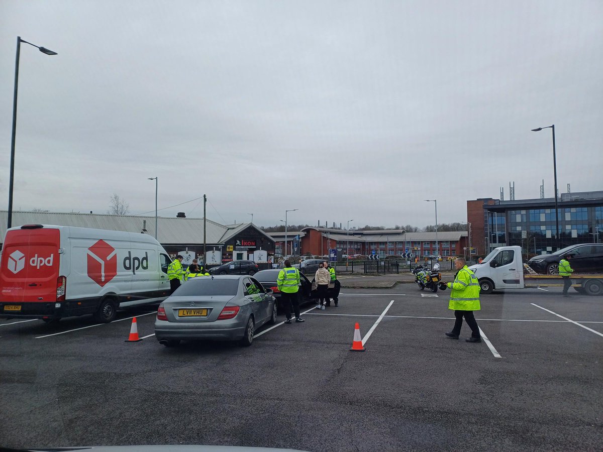 Low Hill, Bushbury & Fallings Park Police tweet media