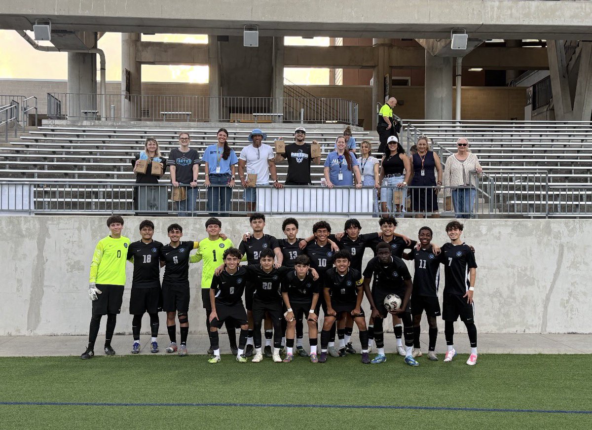 PaetowSoccer's tweet photo. Tuesday we had a rememberable Teacher Appreciation night at Legacy Stadium. We want to thank all of the Paetow staff for the continuous hard work. https://t.co/MuYZgIf5W8