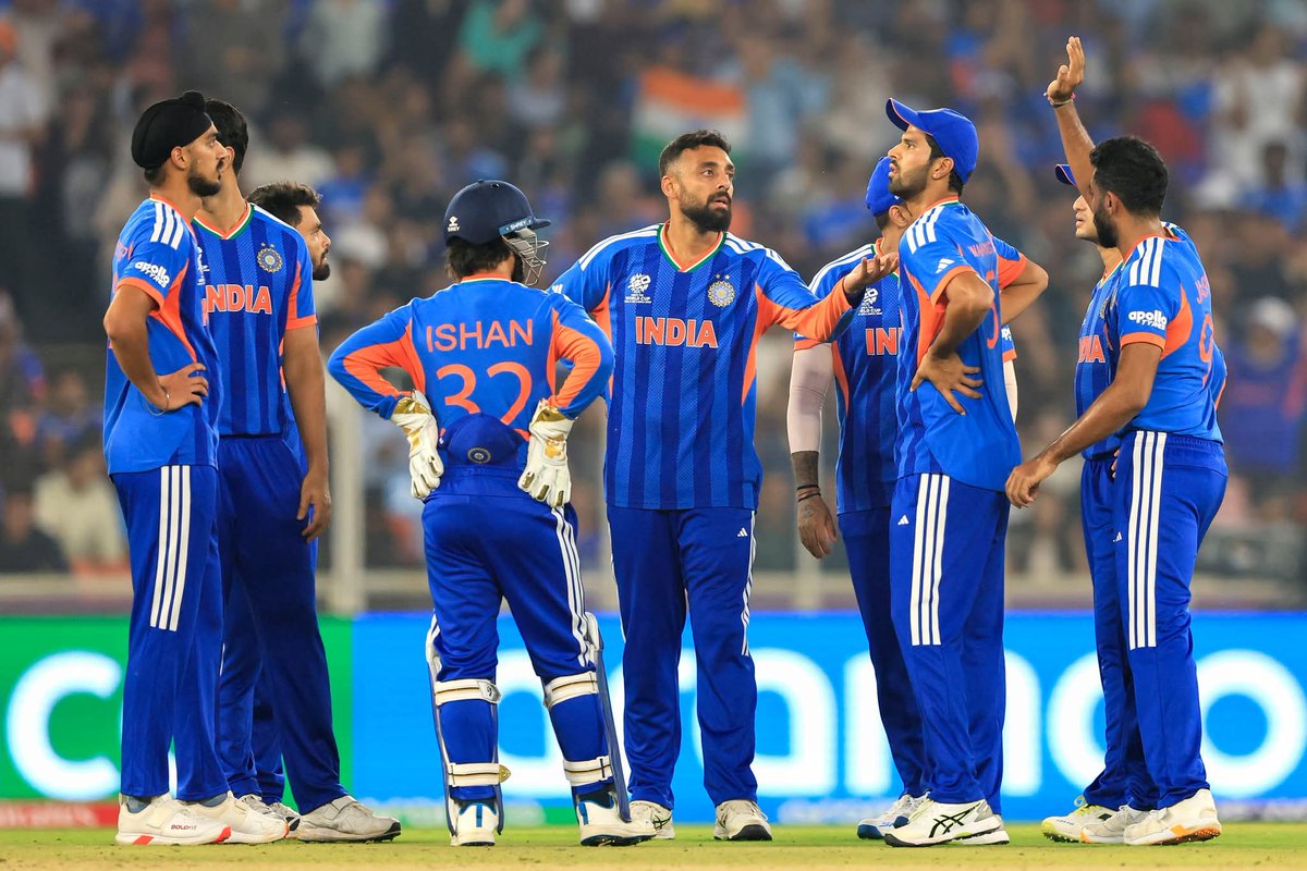 fakhruddin35's tweet photo. 🚨NO ABHISHEK &amp; VARUN AGAINST ENGLAND 🚨

- Abhishek Sharma &amp; Varun Chakaravarthy could be doubtful for the England clash at Wankhede. Abhishek did't look at his best during the last two practice sessions &amp; appeared under pressure with all eyes on him...see more https://t.co/Ib9HqANg0F