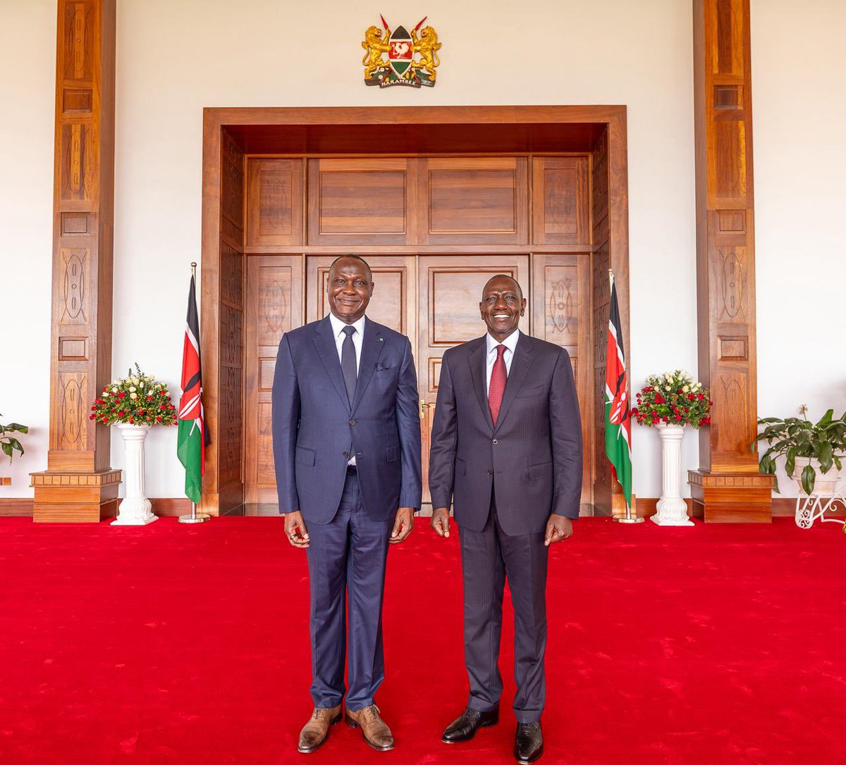 WilliamsRuto's tweet photo. We are working with African financial institutions because they are well-grounded in the issues concerning our continent and are best placed to offer home-grown solutions, including infrastructure, political, economic and social options.

Consequently, Kenya and the Africa Finance Corporation are partnering to host the Minerals Infrastructure Summit in April 2026. At the summit, we will build  relationships that are critical in strengthening our mining sector and expanding opportunities for investment, jobs, national growth and prosperity.

Held talks with the African Finance Corporation CEO Samaila Zubairu, State House, Nairobi. Also welcomed the plan for the AFC to establish its regional headquarters in Nairobi's, and committed to facilitate all the necessary processes.