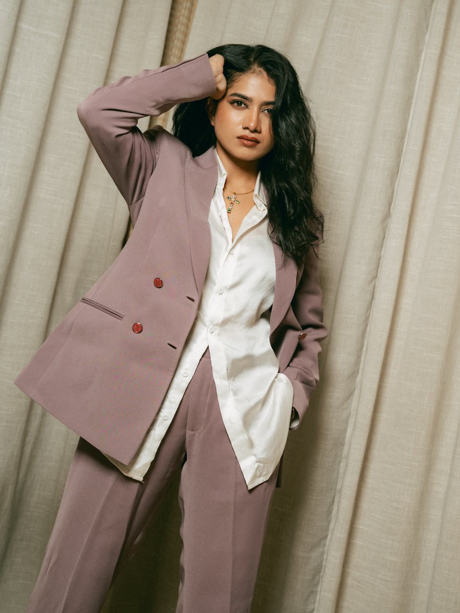 Weekendvibes_'s tweet image. Anarkali Marikar 💜🤍

#Anarkali #AnarkaliMarikar