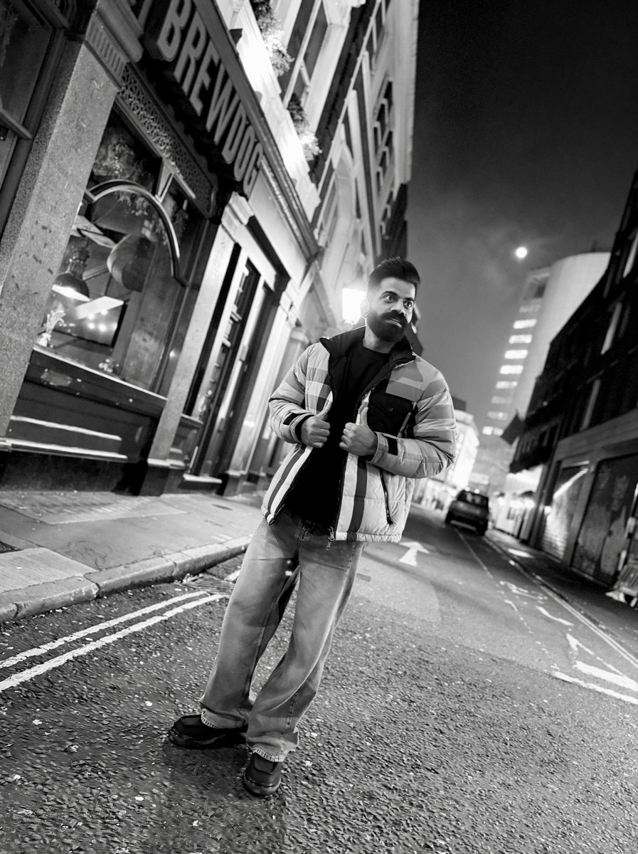 TechnicalGuruji's tweet image. London vibes in B&amp;amp;W...
#ShotOniPhone
#TGFamily 🔥 🔥 🔥