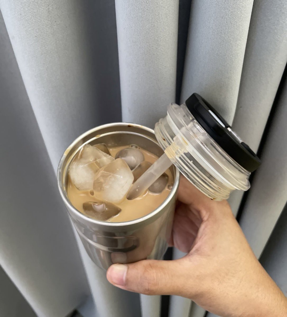 FIKSS JADI TUMBLER FAVORIT AKUU🫵🏻🫶🏻

 Tumbler                               After dimasukan 
Youwere:                                      es kopi🫶🏻