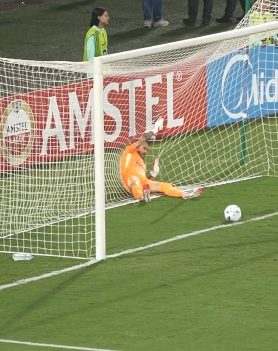 El del taxi: Mucha fiesta joven?
Yo en la silla de atrás: