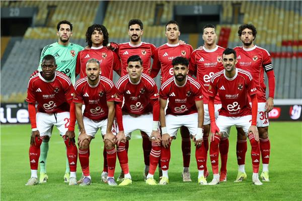 كاف يمنع حضور جماهير الأهلي مباراتين.. ويغرم النادي 60 ألف دولار.. عاجل 