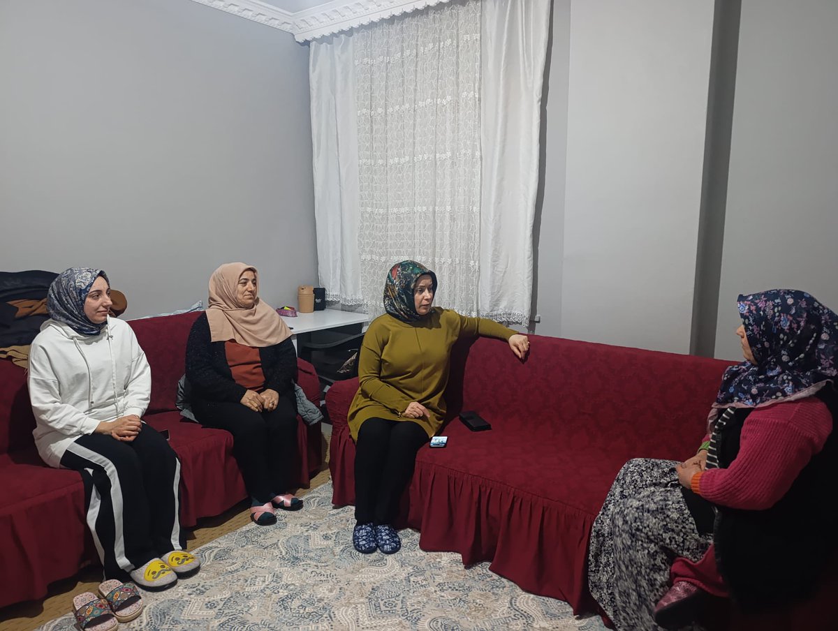 Kadın Kolları Başkanımız <a href="/Sevdacicek25/">Sevda Çiçek</a> ve yönetimi ile birlikte iftardan sonra hane ziyaretleri gerçekleştirdik. 🌙
<a href="/tugbaisikercan/">Tuğba IŞIK ERCAN</a> <a href="/ArvasAbdulahat/">Abdulahat Arvas</a> <a href="/zerrin_alpaslan/">Zerrin Alpaslan</a> <a href="/AKKADINGM/">AK Parti Kadın Kolları</a> <a href="/akkadinvann/">AK Kadın Van</a> <a href="/agirtass324/">Sevda Gündoğdu</a>