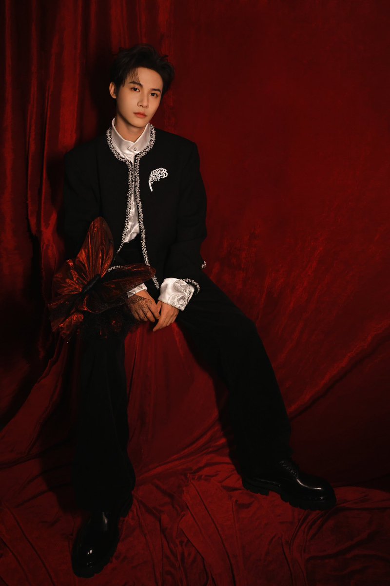 cdrama_update's tweet photo. #ZhengYecheng for #SeedsOfScarletLonging promos
More - https://t.co/bXdO3LkjZd
https://t.co/2y6RG4ShST
#郑业成 #在你眉梢种红豆
#เมล็ดพันธุ์แห่งความคะนึงหาสีชาด https://t.co/vGr7PSdqN0