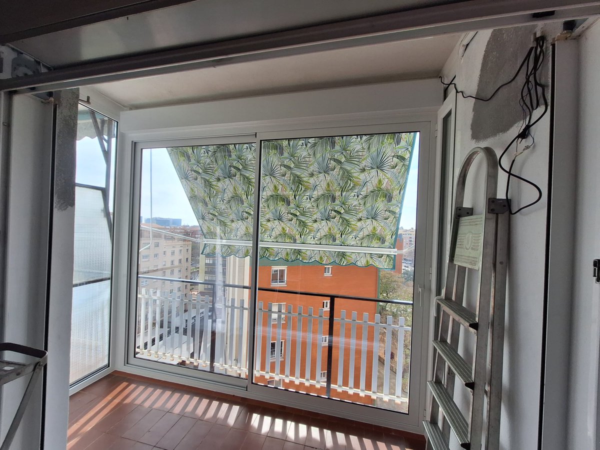 AluminioPonsico's tweet photo. Cerramiento con serie RPT y vidrio climalit 4 – 20 gas argón – 4 plus planitherm 4s + toldo punto recto
https://t.co/X7XKhwwFlT https://t.co/jiYrqHWZAT