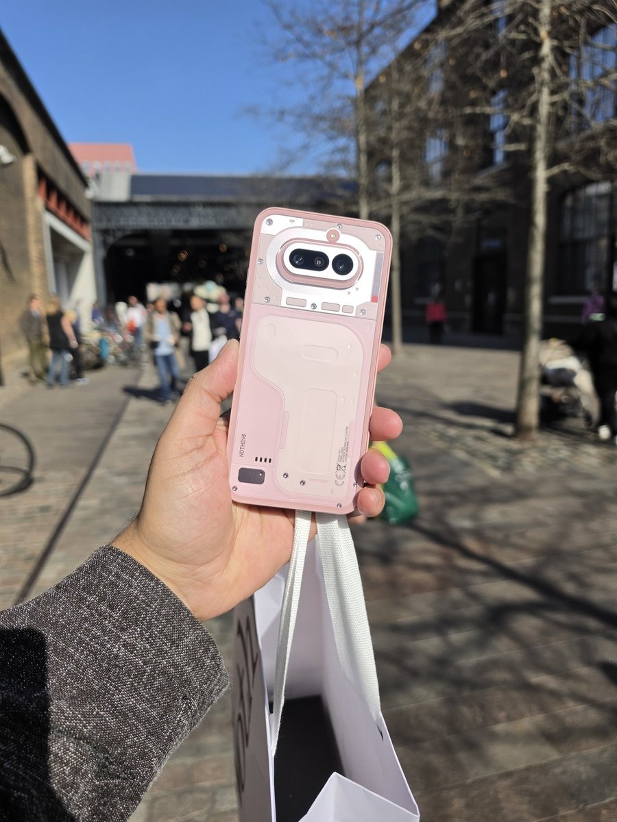 Q7. What is the fast charging speed of the Nothing Phone (4a)?

A. 33W fast charging
B. 50W fast charging

#winNothingPhone4a #BuiltDifferent #NothingPhone4a