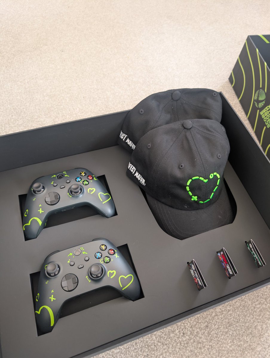 Eden0032's tweet image. Had a special delivery from my friends @xboxuk this morning. What an awesome package this is! 

Thanks team for the cool competition win 💚

#ScoreMoreWithXbox #PerfectMatch #PerfectMatchSweepstake