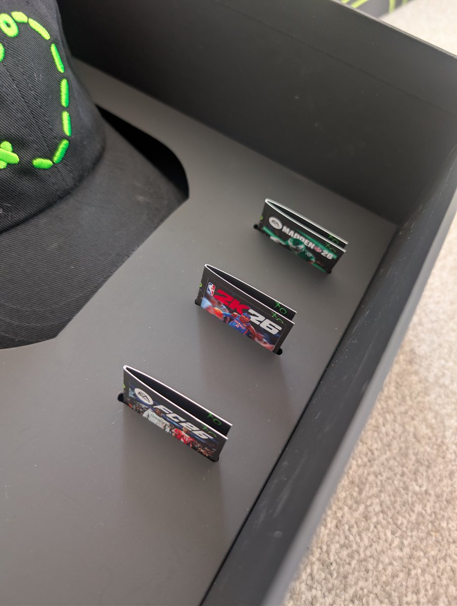 Eden0032's tweet image. Had a special delivery from my friends @xboxuk this morning. What an awesome package this is! 

Thanks team for the cool competition win 💚

#ScoreMoreWithXbox #PerfectMatch #PerfectMatchSweepstake