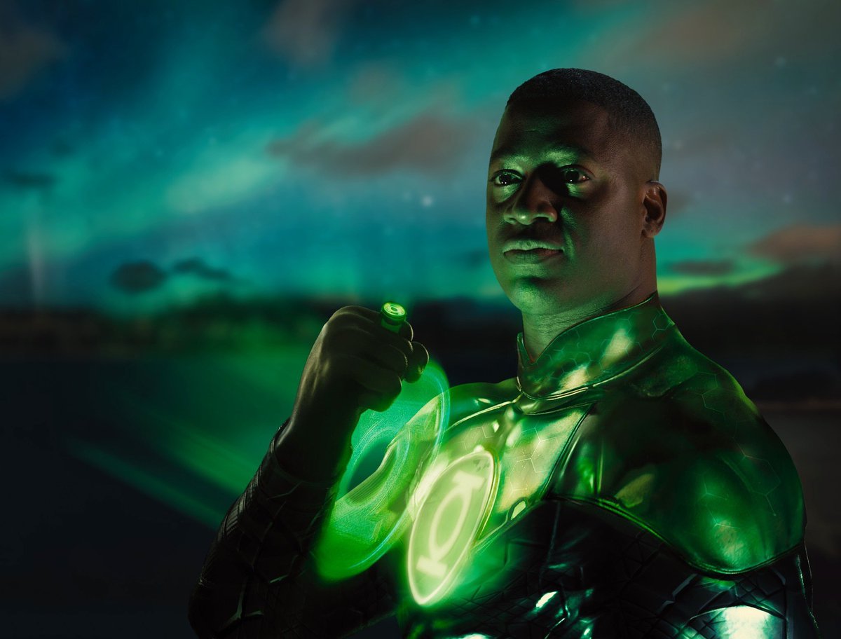 moonlanternz's tweet photo. Can’t believe Zack Snyder did a better job https://t.co/K6exAoGy7y