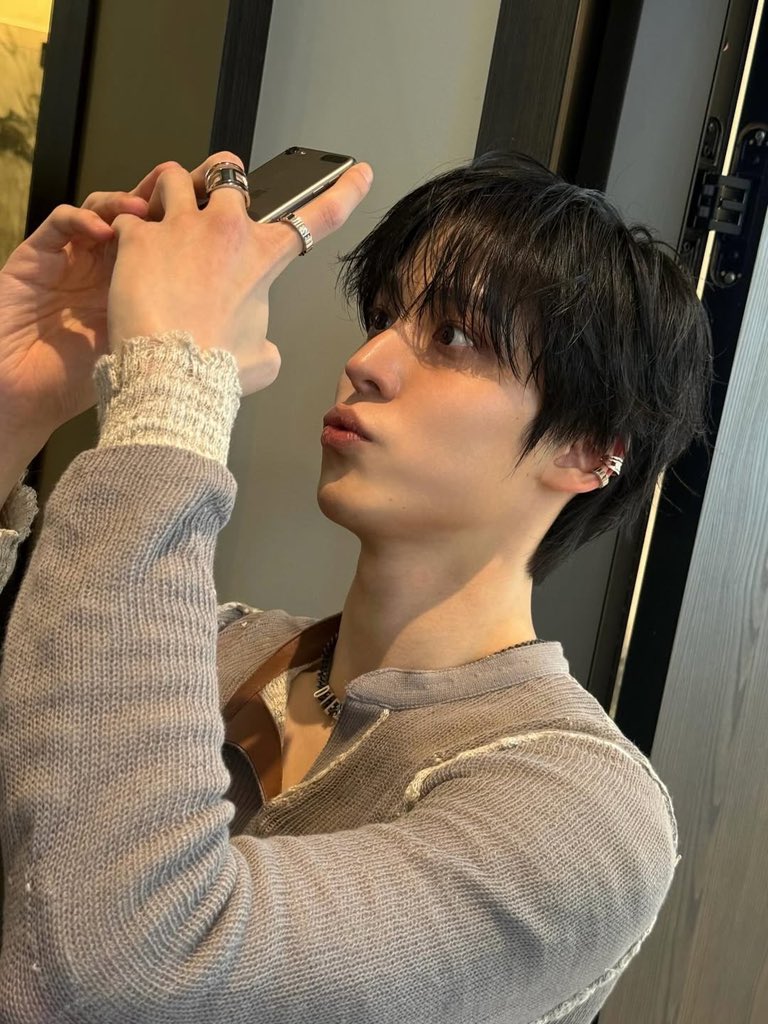 ateezbrwins's tweet photo. 8/8
#YUNHO #윤호 #LikeNASA #NASA #ATEEZ #에이티즈 #GOLDENHOUR_Part4 #Adrenaline @ATEEZofficial https://t.co/nxrKY7NoBI